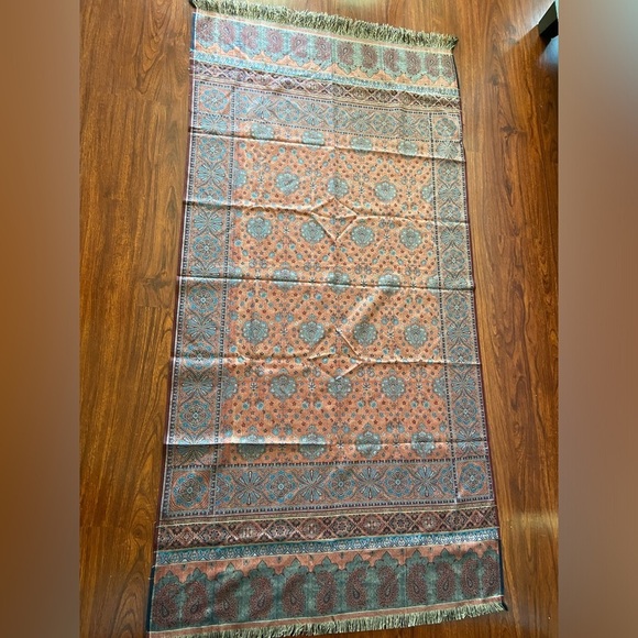 Beautiful light reversible Paisley Brocade Tassel Large Scarf Pashmina Throw - Picture 5 of 13